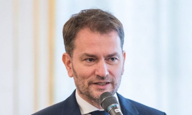 Elismerte a plágiumvádakat a szlovák kormányfő, de nem mond le