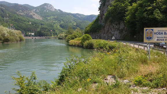 Megtalálták a folyóba esett kislány holttestét