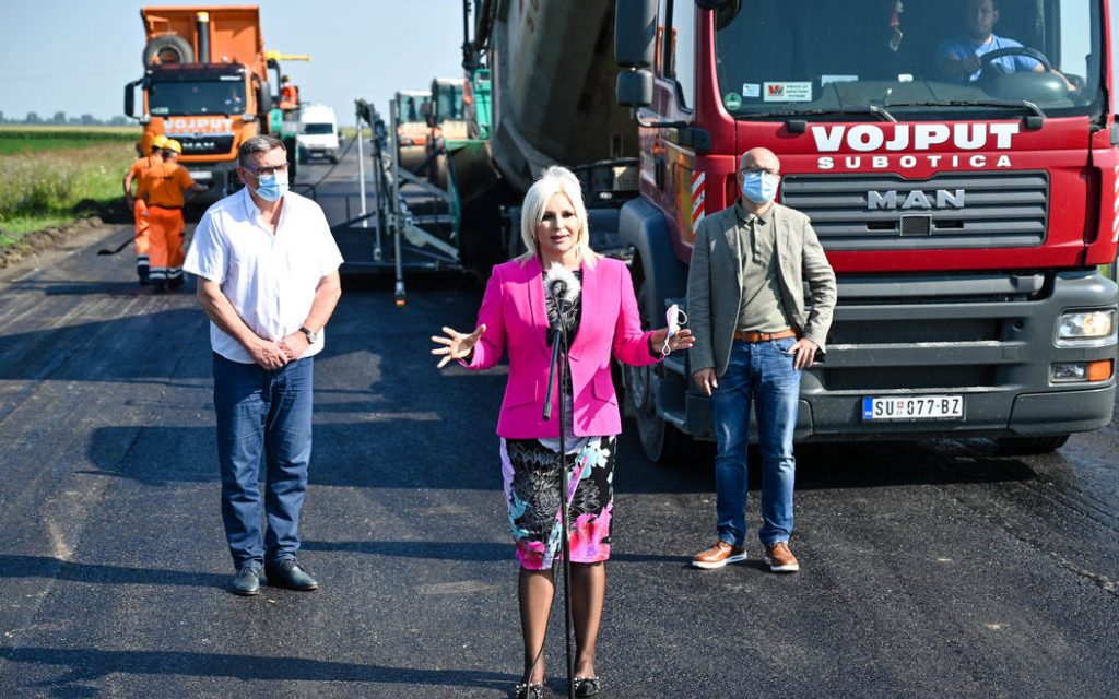 Mihajlović: Augusztus 15-ig befejeződik az aszfaltozás az autópálya Topolya-Szőreg szakaszán