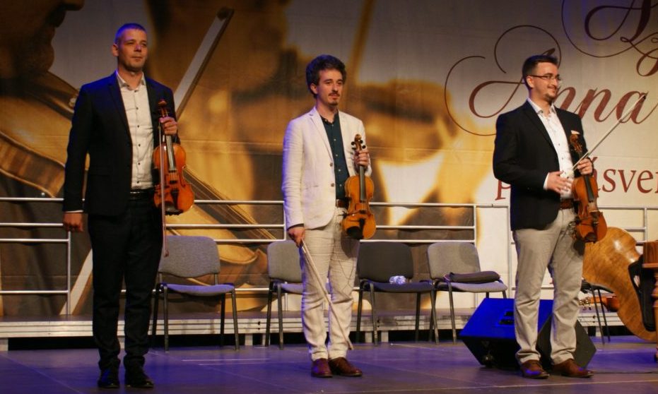 <span class="entry-title-primary">Második lett a Fokos zenekar tagja a prímásversenyen</span> <span class="entry-subtitle">Király Miklós nyerte a Balatonfüredi prímásversenyt  </span>