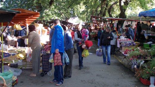 Az utcára mennek a piaci árusok a pénztárgépek miatt