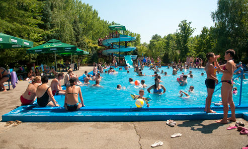 Pénteken nyit az adai strandfürdő, közzétették a jegyárakat