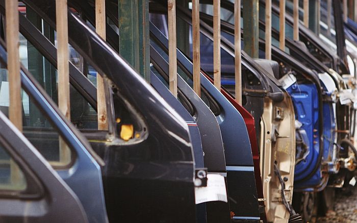 Szakszervezetek: Ősszel akár háromszázezren is munka nélkül maradhatnak