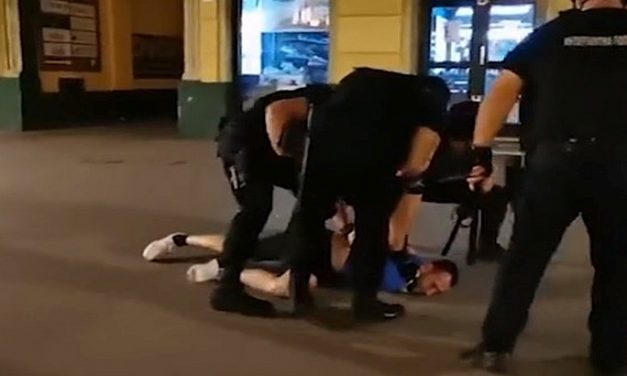Csütörtökön a rendőri erőszak ellen tüntetnek Újvidéken