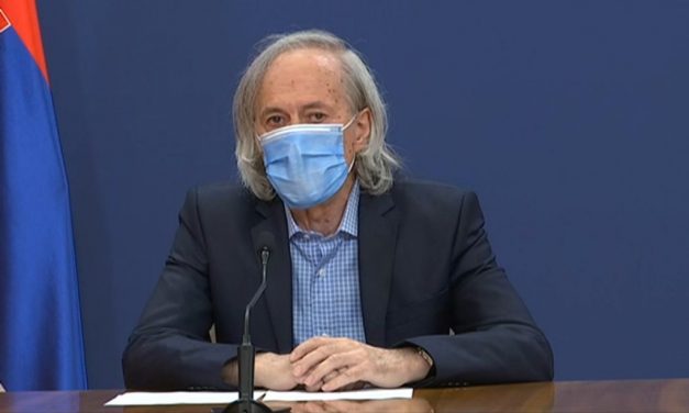 „A gyerekeknek is hordaniuk kell a maszkot!”