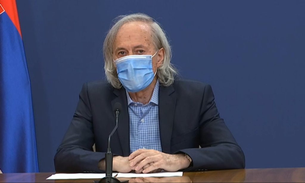 „A gyerekeknek is hordaniuk kell a maszkot!”