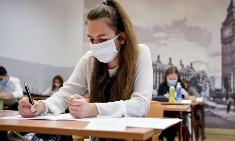 Hibrid tanításra kell felkészülni szeptembertől Magyarországon