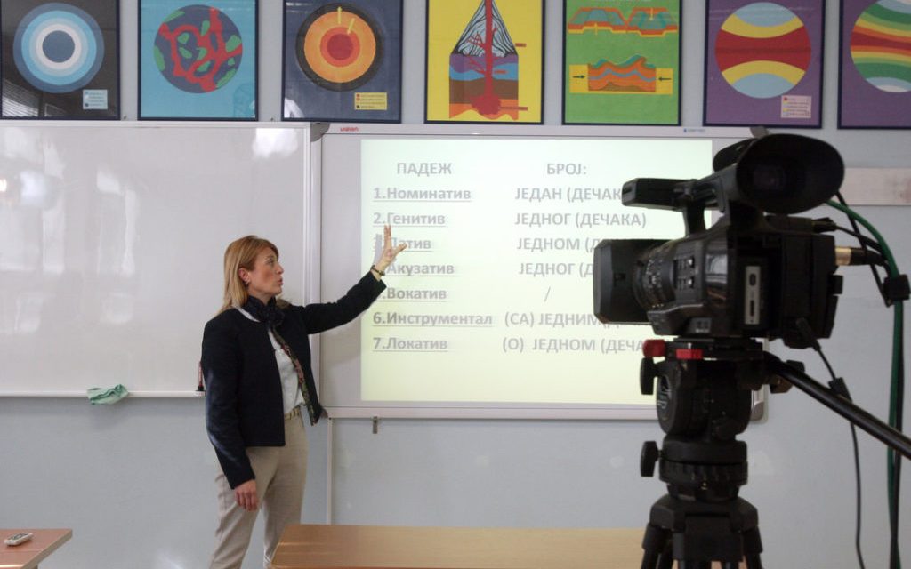 <span class="entry-title-primary">Próbatétel diák, szülő és tanár részére egyaránt</span> <span class="entry-subtitle">Pedagógusok vallanak az online oktatás előnyeiről és hátrányairól – Már készülnek az új kihívásokra, bár még nem tudják,hogy szeptembertől milyen módon kezdik az új tanévet</span>