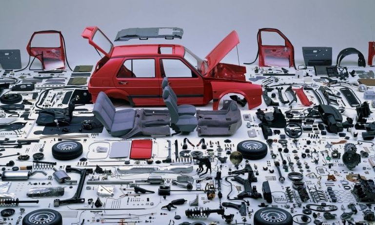 Autóalkatrész-vásárlás pénzmegtakarítással