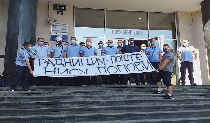 Újvidék: Tiltakoztak a postások (videó)