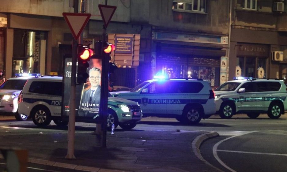 Bűnvádi feljelentést tettek az autista fiút rugdosó rendőrfelügyelő ellen