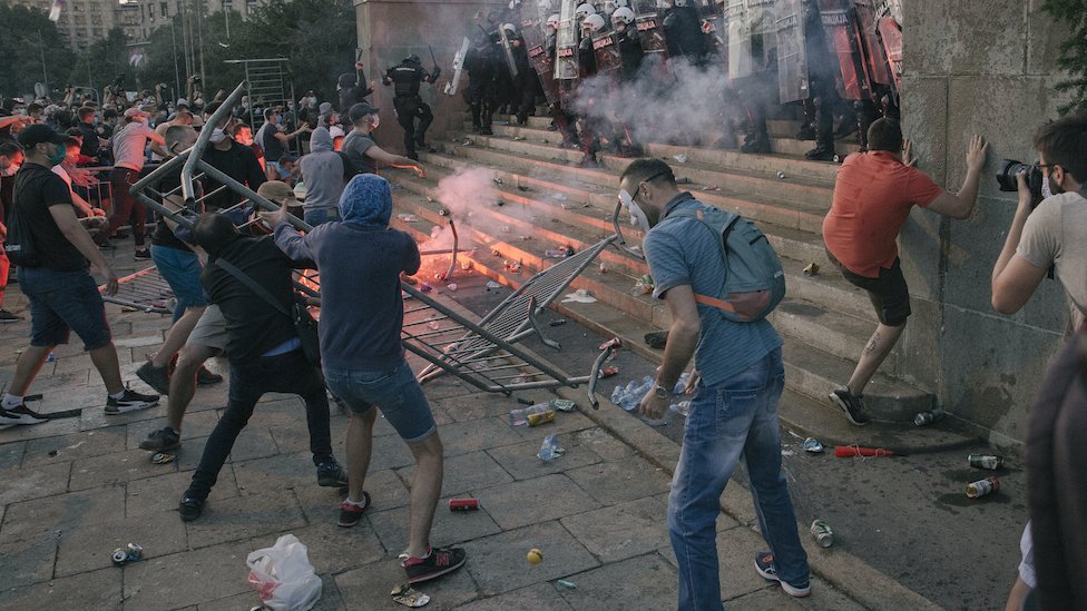 <span class="entry-title-primary">Dühkitörés és könnyfakadás</span> <span class="entry-subtitle">Szerbiai sajtószemle (2020. július 3-10.)</span>