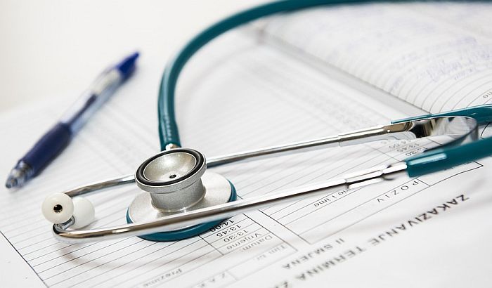 Már ezer szerbiai orvos kéri a köztársasági válságstáb lemondását