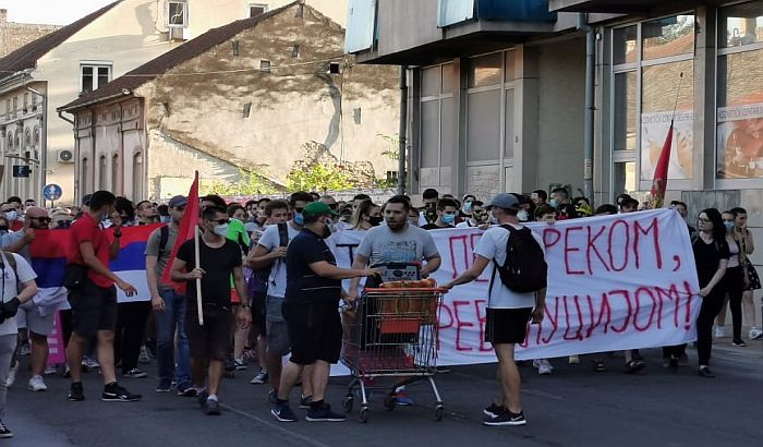 Újvidéken pénteken is tüntetnek