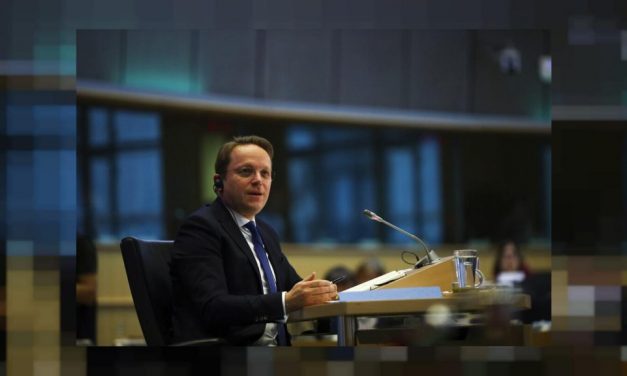 Várhelyi Olivér az EU bővítési politikájáról tárgyalt Varsóban