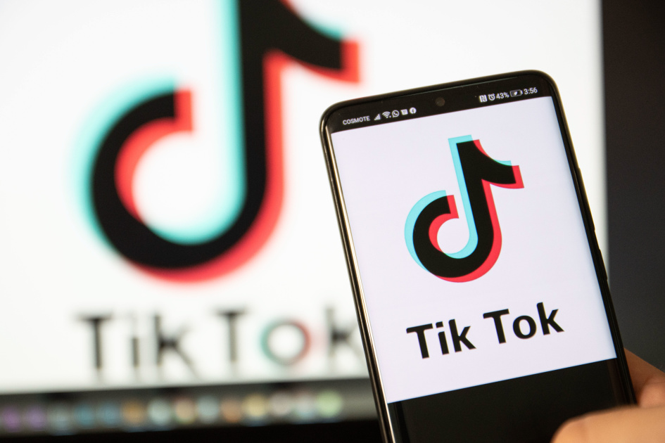 Betiltja a szépítő filterek használatát a 18 éven aluliak számára a TikTok