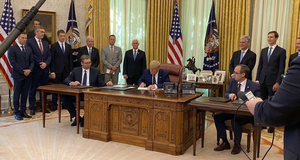 <span class="entry-title-primary">Washingtoni vízenjárás (Trumpizmusok)</span> <span class="entry-subtitle">Szerb–koszovói komédia az Ovális Irodában</span>