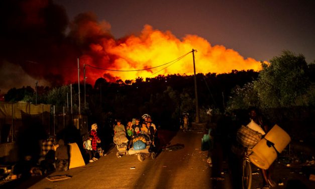 Megint lángol Görögország