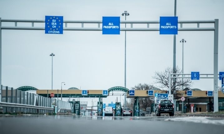 Október 12-től biometrikus ellenőrzés a határon – hosszabb várakozásra kell számítani