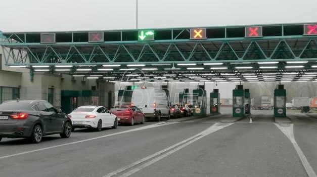 Telepakolták a kárpit mögötti részeket nyugtatóval, de lebuktak Röszkénél