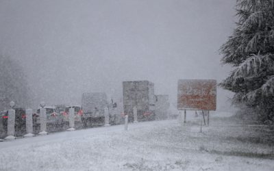 Teljes káosz az országban, gond lehet az élelmiszer-ellátással is A havazás folytatódik, majd az előrejelzések szerit lehűlés jön