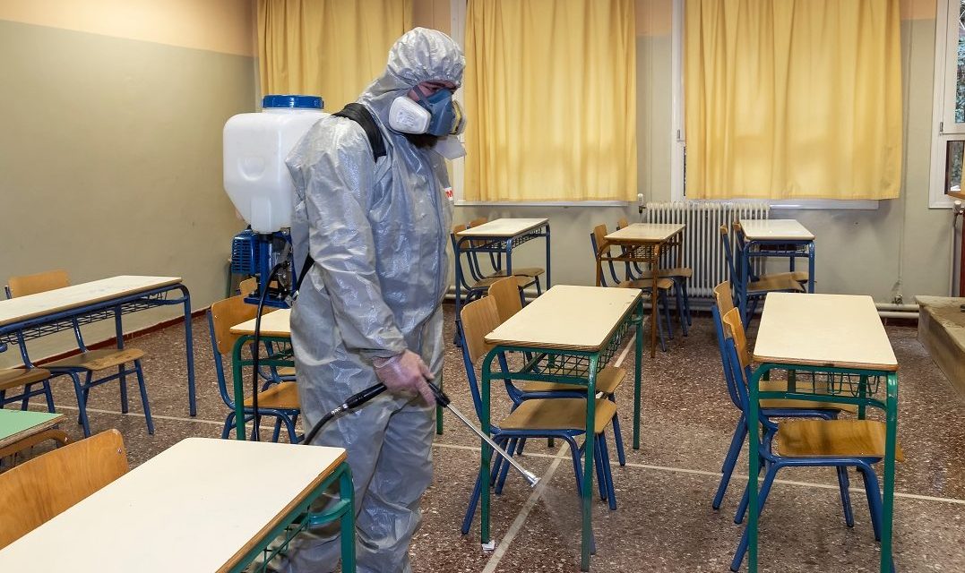 Szerbiában ma lépnek életbe az újabb korlátozó intézkedések