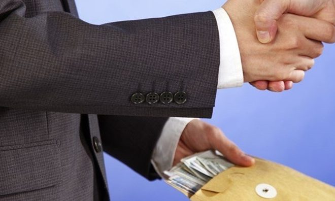 „A korrupció egyik következménye a tizenhat elhunyt személy”