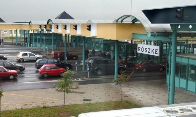 Fegyvereket és több ezer lőszert találtak egy albán férfinál Röszkénél