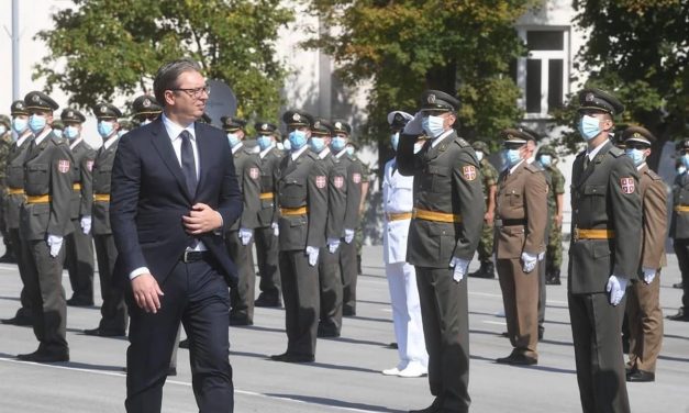 Felavatták a szerb hadsereg ifjú tisztjeit (Fotók+Videó)