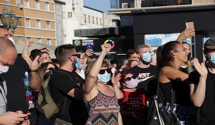 A tömeges elbocsátások szociális elégedetlenkedéshez vezethetnek