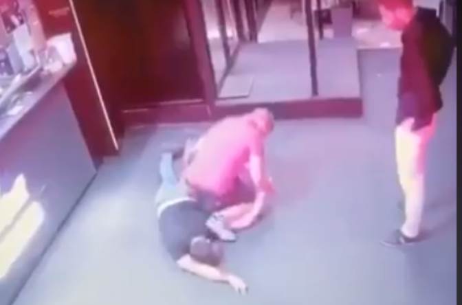 Újvidék: Eszméletlenre verte áldozatát, majd mindkét karját eltörte