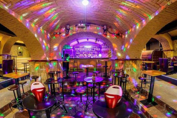 Zenészek, művészek, vendéglátósok kérnek segítséget, érdemi válasz nélkül