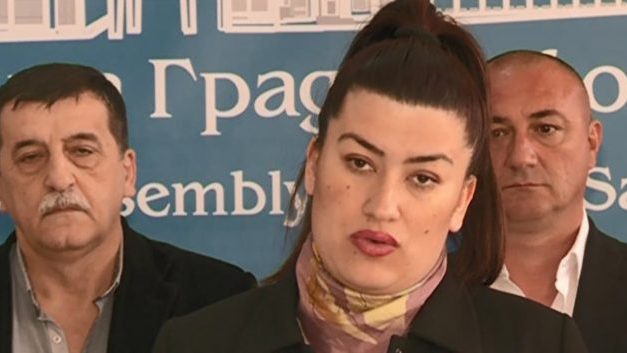 Az erőszakot dicsőíti Újvidék képviselő-testületének elnökasszonya