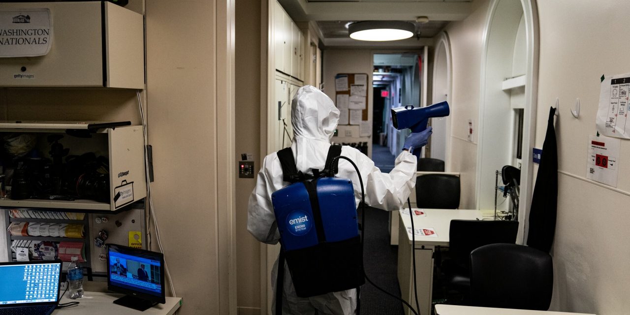 <span class="entry-title-primary">Vírus és káosz a Fehér Házban</span> <span class="entry-subtitle">Ki- és beszámíthatatlanság választások előtt</span>