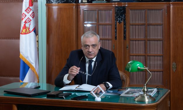 „Bakić miatt ment el húszezer magyar Szabadkáról, de a VMSZ is éppannyira felelős”