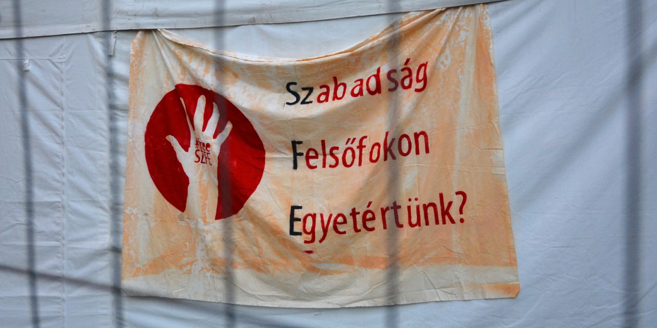 <span class="entry-title-primary">A budapesti színművészetis tiltakozás átkúszott az egész országra</span> <span class="entry-subtitle">Az új vezetés közben egyre morcosabb</span>