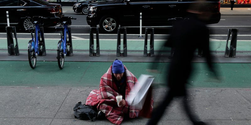 <span class="entry-title-primary">Mélyülő egyenlőtlenségek és ellenszegülő királyok</span> <span class="entry-subtitle">Koronavírus, szegénység, Trump, Thaiföld – átlapoztuk a világsajtót</span>