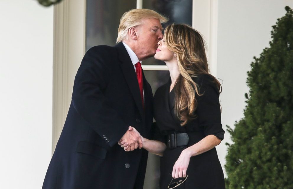 <span class="entry-title-primary">Trump és Melania elkapta a vírust!</span> <span class="entry-subtitle">Hope Hicks, az elnök közvetlen munkatársa szerda este betegedett meg</span>