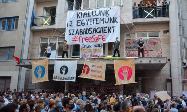 <span class="entry-title-primary">Éjfélkor lejár a határidő</span> <span class="entry-subtitle">A Színház- és Filmművészeti Egyetemen továbbra sincs megállapodás</span>