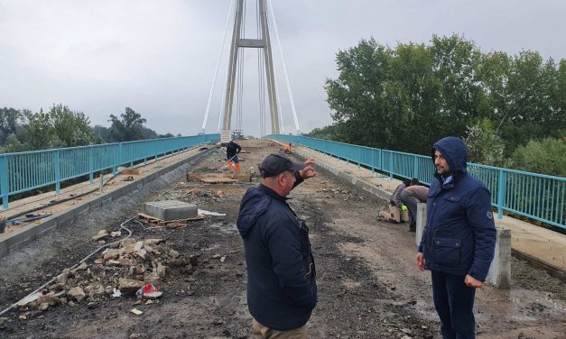 Ada: A könnyebb járművek hétfőtől használhatják a Tisza-hidat