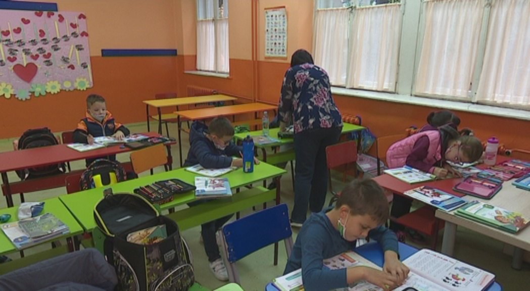 Egy osztályban két család öt gyermeke