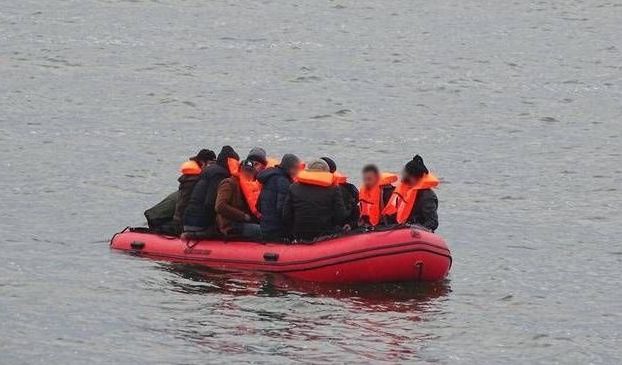 Egy több mint 300 migránst szállító hajó süllyedt el Jemen felé
