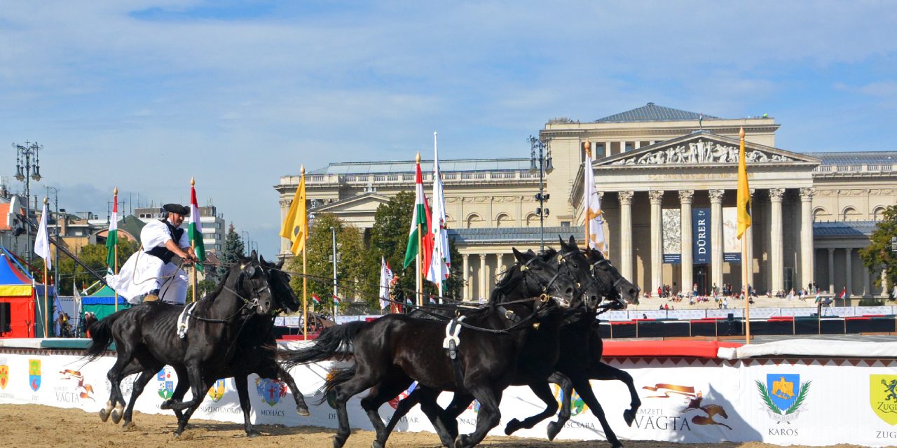<span class="entry-title-primary">Ma is Vajdaságért drukkolunk</span> <span class="entry-subtitle">Középdöntőkkel és döntőkkel várja a lovasokat a Hősök tere</span>