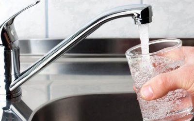 Ivóvíz-problémák – későn kezdték vizsgálni, a tárolási feltételek hiányoznak Tizenkét óra helyett tizenkét nappal később vizsgálták az ivóvízet, így a mikrobiológiai eredmények nem tekinthetők érvényesnek