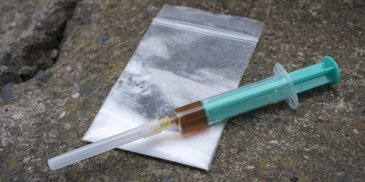 Száz kábítószer-élvező tűnt el egy drogelvonó intézetből