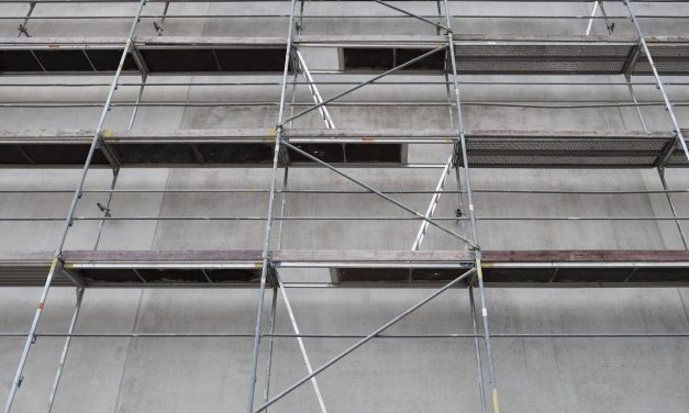 Leomlott egy állványzat Hamburg egyik legnagyobb építkezésén, öten meghaltak