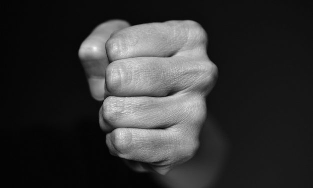 Nem lesz ma tanítás a palánkai iskolákban, a brutálisan megvert tanár mellé álltak a kollégái