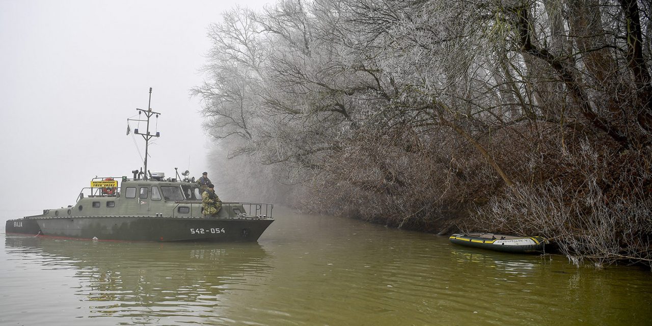 Ismét csónakkal próbáltak meg menekültek Magyarországra jutni Szegednél
