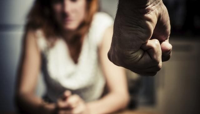 Tíz év alatt 300 nő vesztette életét nők elleni erőszak következményeként