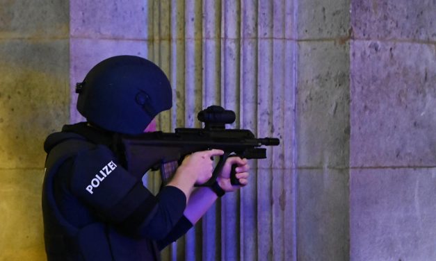 Iszlamista terrortámadásnak minősítették az ausztriai késes ámokfutást